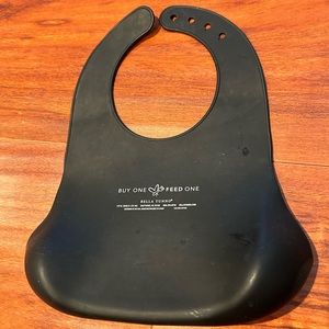 Bella Tunno “Food Critic” silicone bib